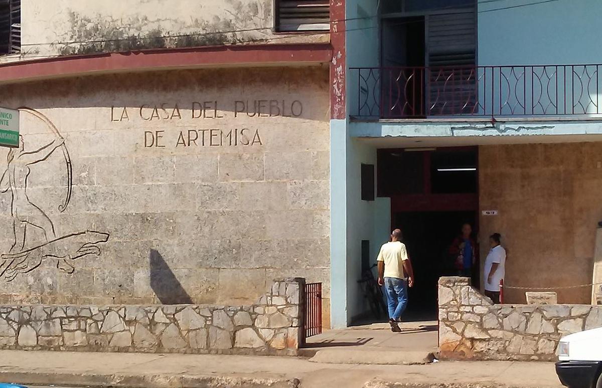 Clausuran los dos únicos baños del policlínico Adrián Sansaricq