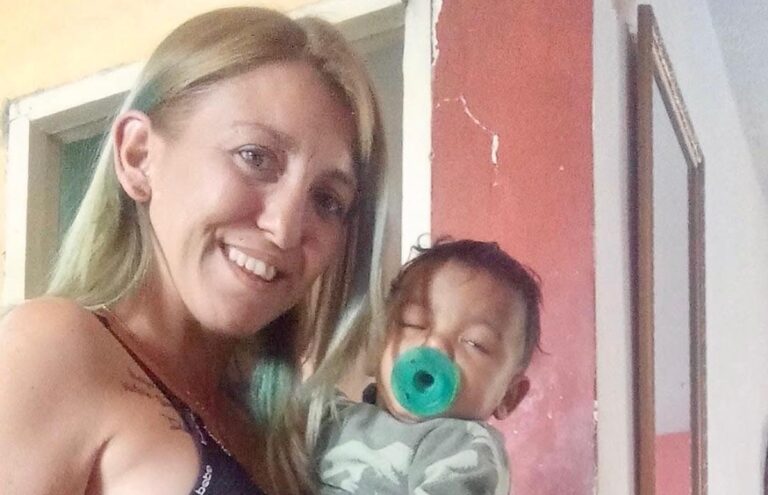 Arrestan a madre cubana por gritar “Libertad” en medio de protesta por los apagones en Guanabacoa