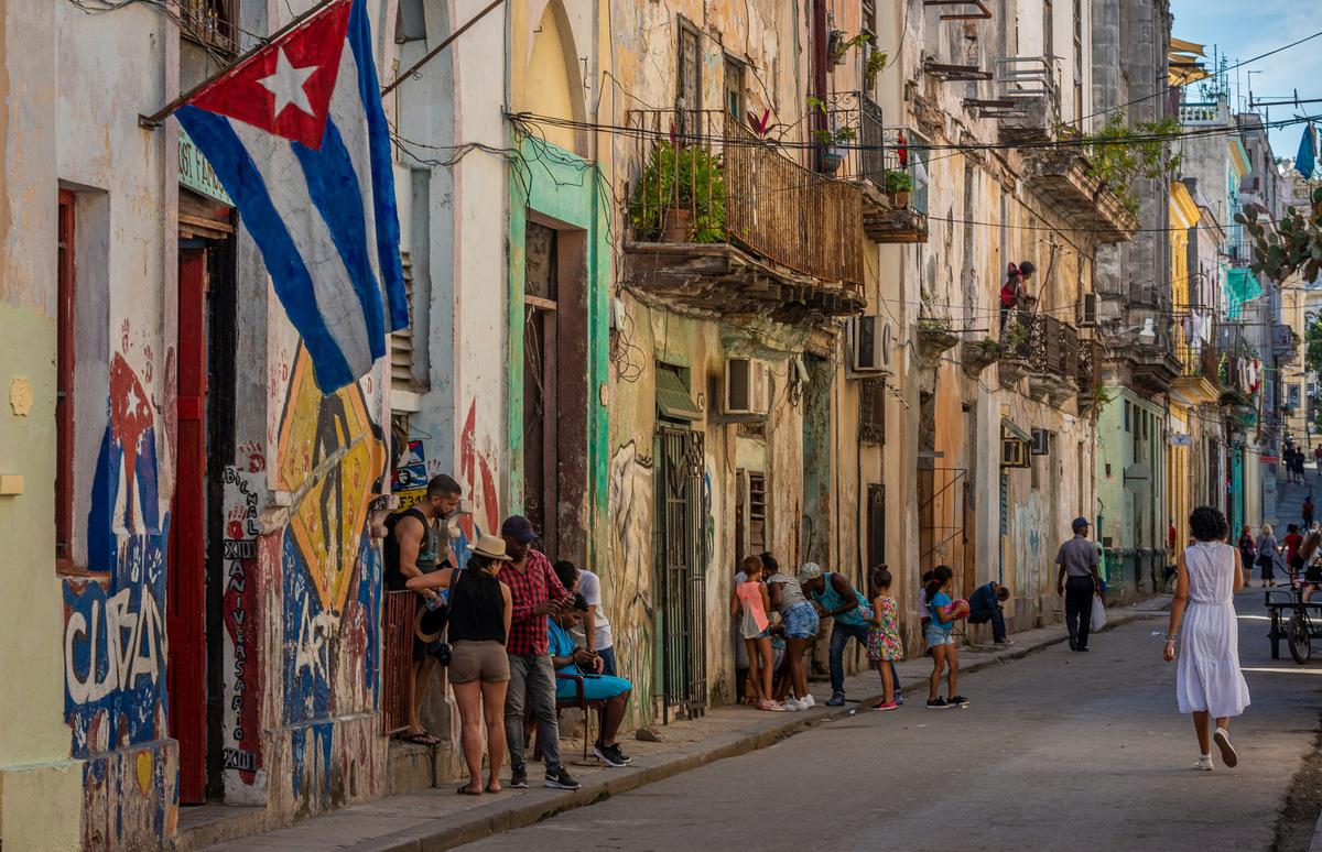 No se puede tapar el sol con un dedo en Cuba