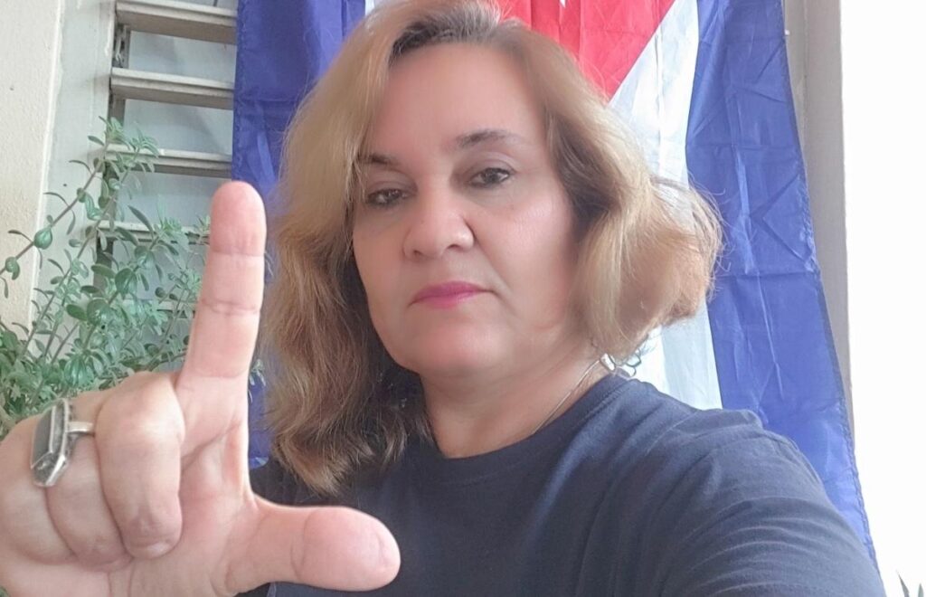 Intelectuales cubanos bajo acoso del régimen para impedirles protestar pacíficamente