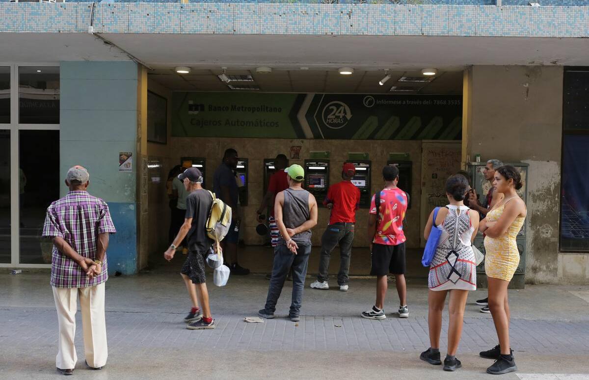 Apagones paralizan los servicios bancarios en Sancti Spíritus