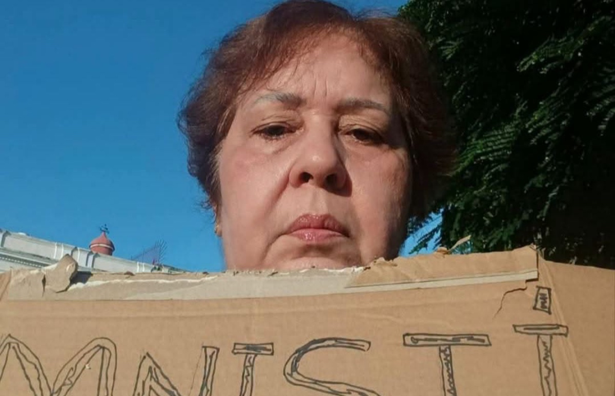 Detienen a activista Alina Bárbara López Hernández durante protesta pacífica en Matanzas