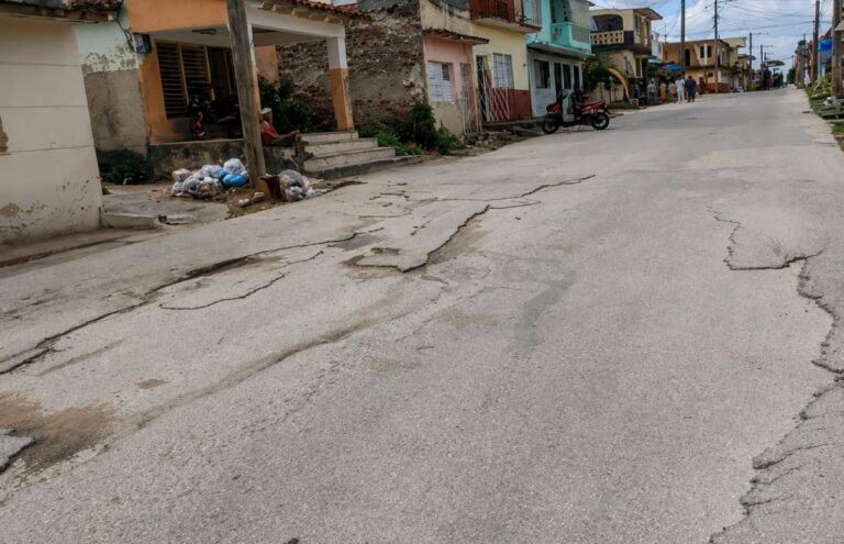 Calles del reparto Vigía llevan más de 20 años de abandono gubernamental