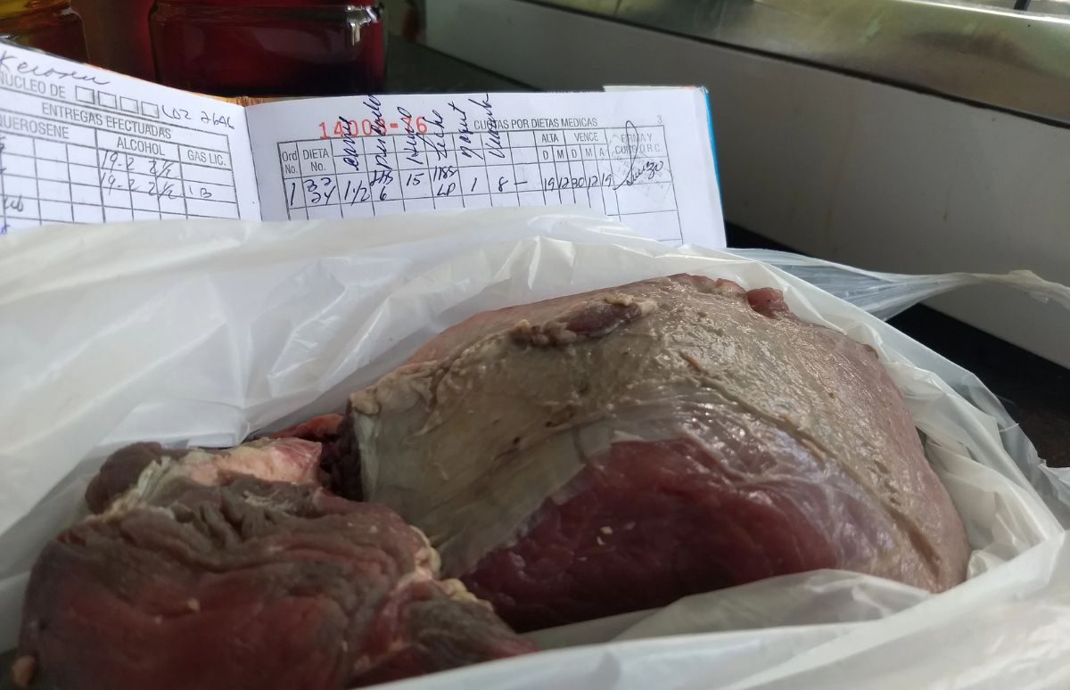 Entrega de carne en mal estado a niños en Jatibonico genera indignación