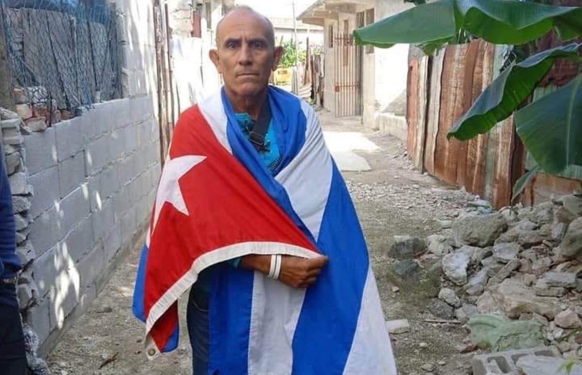 Detienen y amenazan al activista Lázaro Pérez González en La Habana