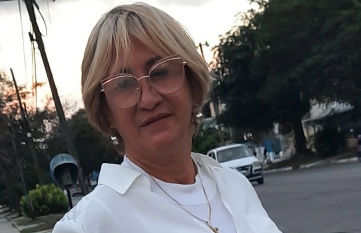 Sitian a Dama de Blanco María Cristina Labrada para impedirle ir a misa en La Habana