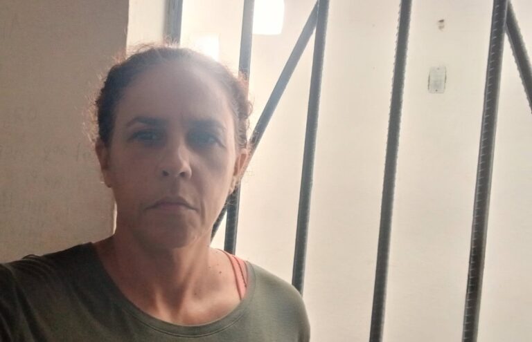 Detienen a periodista Yania Suárez y escalan cargos en su contra a la Fiscalía Provincial