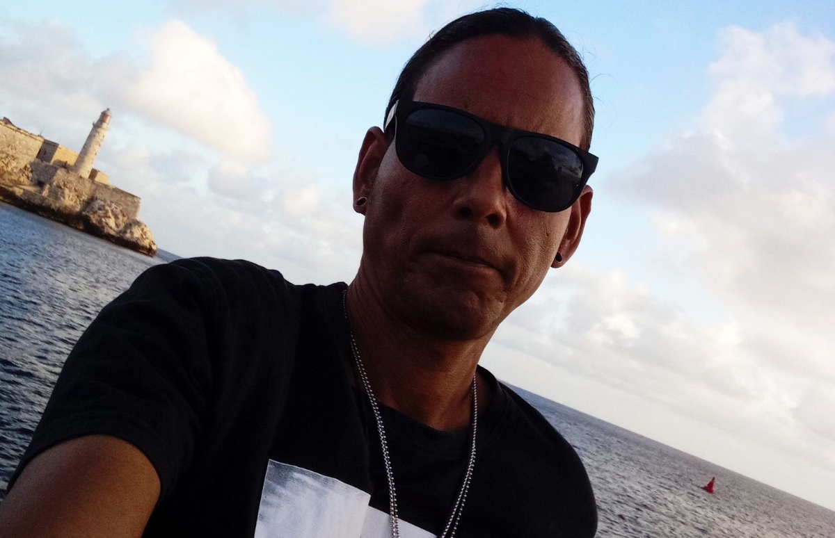 Activista Yoel Cruz denuncia hostigamiento de la Seguridad del Estado tras participar en protesta en La Habana
