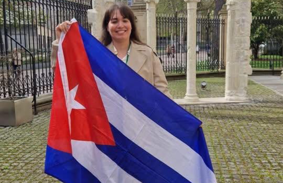 Citan e interrogan a padres de la activista Amelia Calzadilla en La Habana