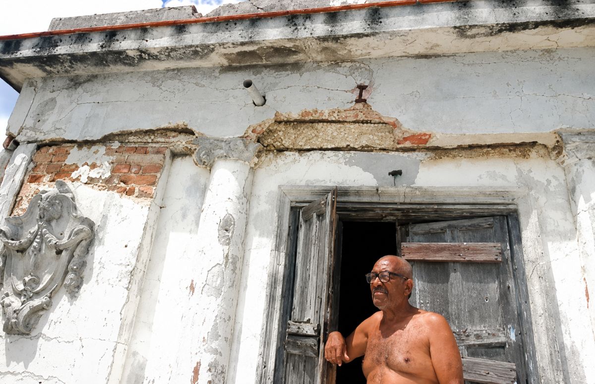 «Podría colapsar en cualquier momento»: anciano alerta sobre el estado de su casa