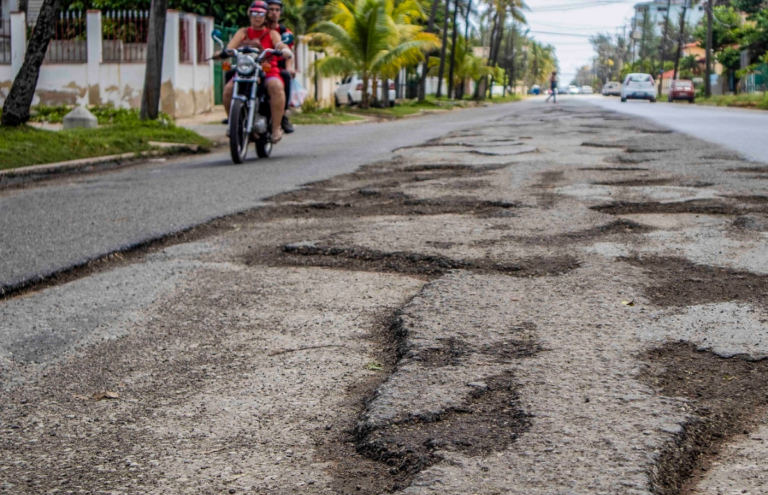 El deterioro de las calles agrava las condiciones de tránsito en Jatibonico
