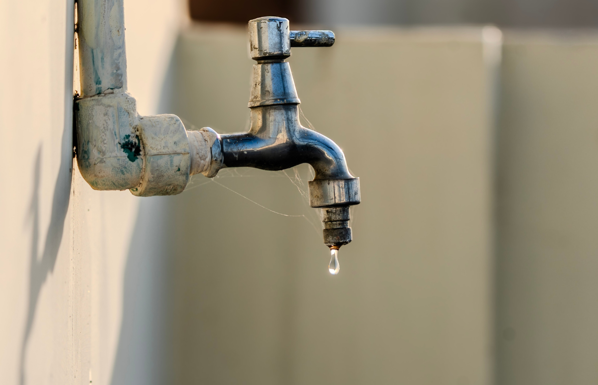 Desabasto de agua afecta a los residentes en el barrio San Gil
