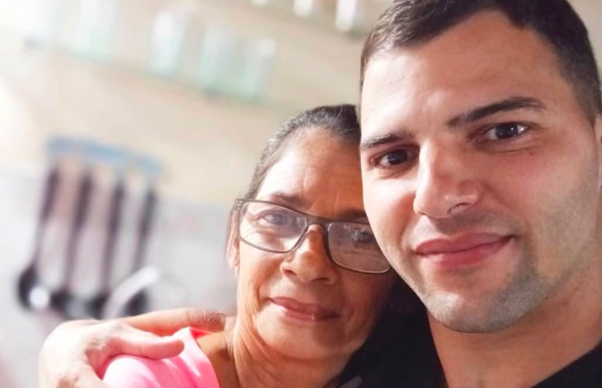Seguridad del Estado amenaza a madre de preso político Denis Hernández