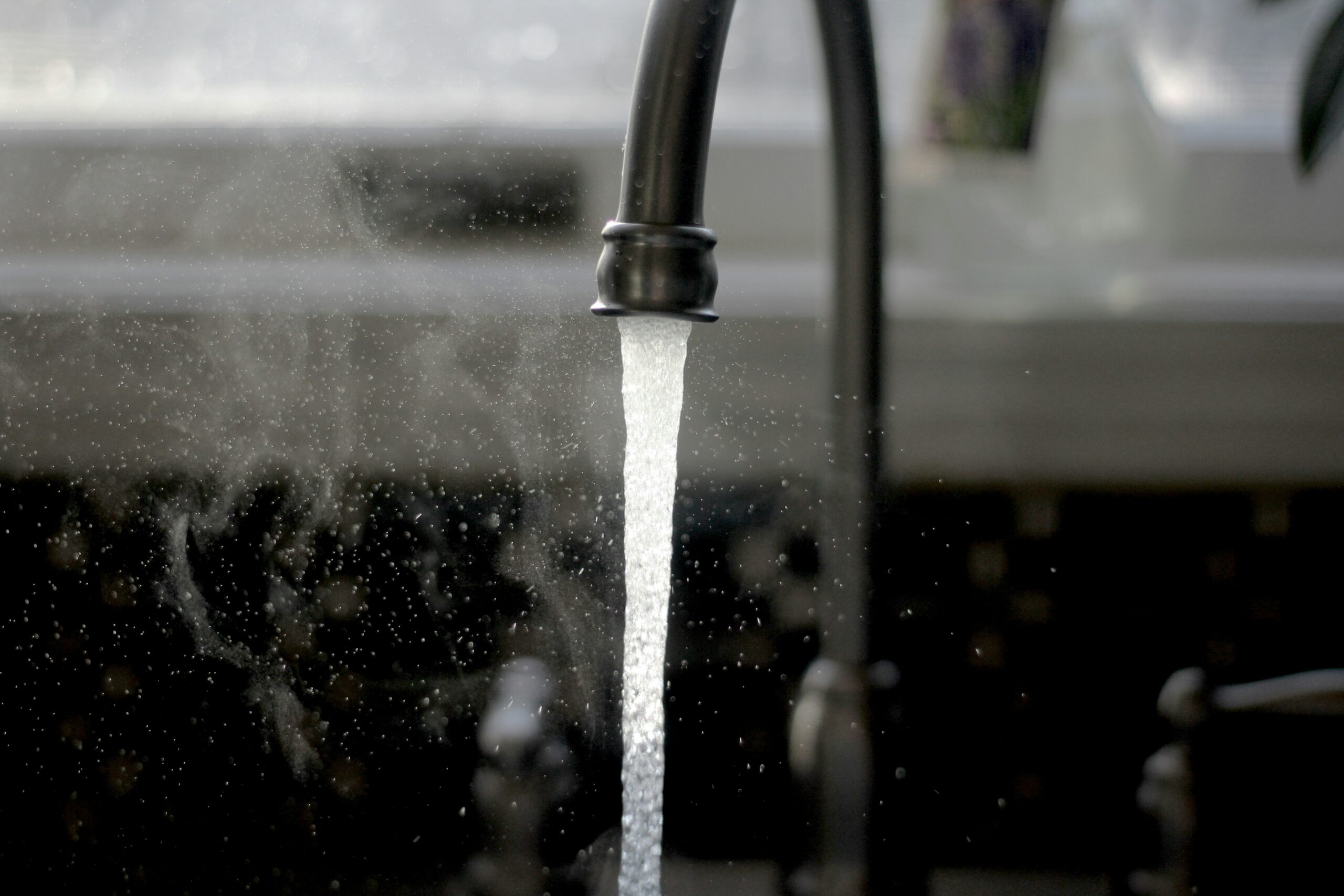 Servicio de agua inestable y con mala calidad