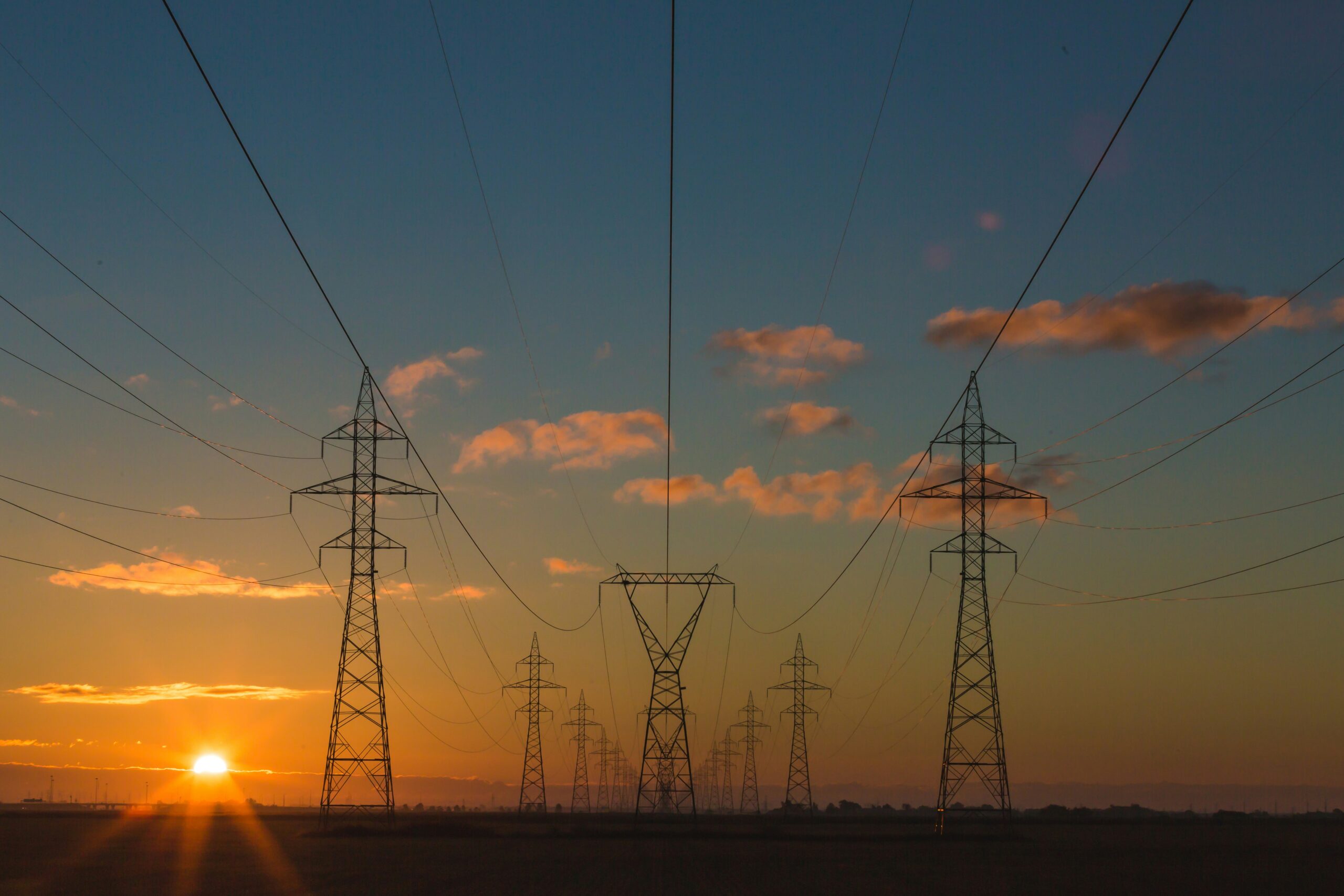 Denuncian prolongados cortes eléctricos tras división de un circuito en Artemisa