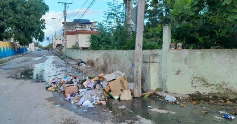 Basura acumulada bloquea calles y agrava la crisis sanitaria en Sancti Spíritus