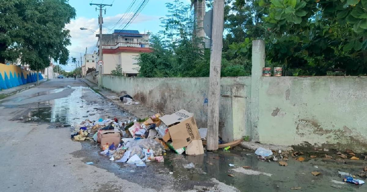 Basura acumulada bloquea calles y agrava la crisis sanitaria en Sancti Spíritus