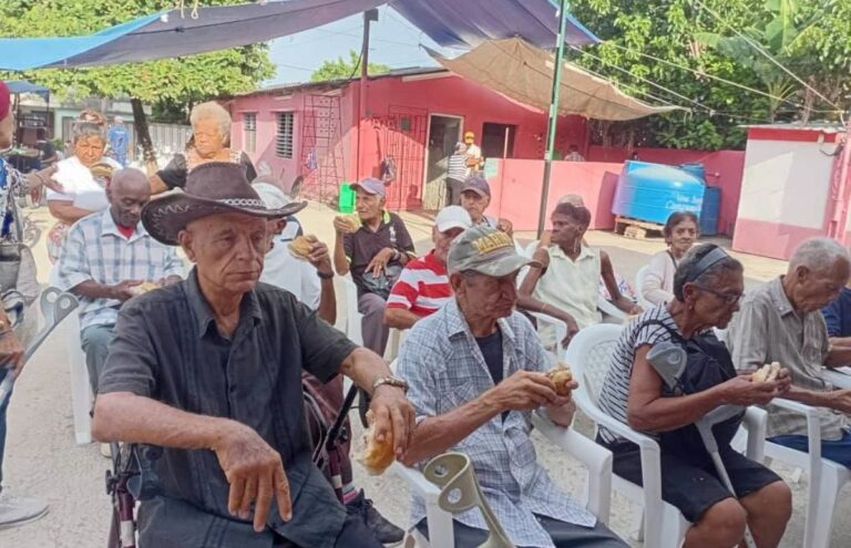 La tiranía socialista cubana impide que la Iglesia Viento Recio alimente a ancianos vulnerables