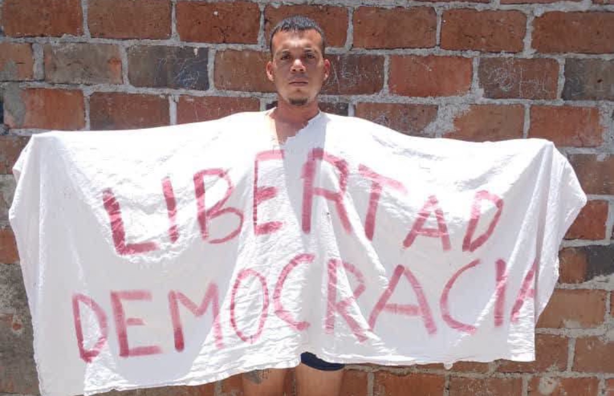 Citan a activista Yoel Pérez en El Cobre en medio de las celebraciones del régimen por el 26 de julio