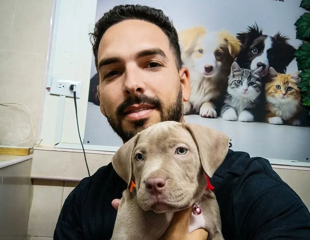 Detienen a joven veterinario Roberto Ponce Valdespino tras protesta pacífica en Fontanar, La Habana