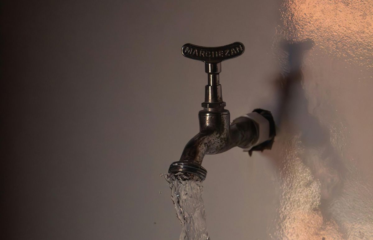 Cuatro meses sin agua potable: vecinos de Oseguera siguen esperando una solución