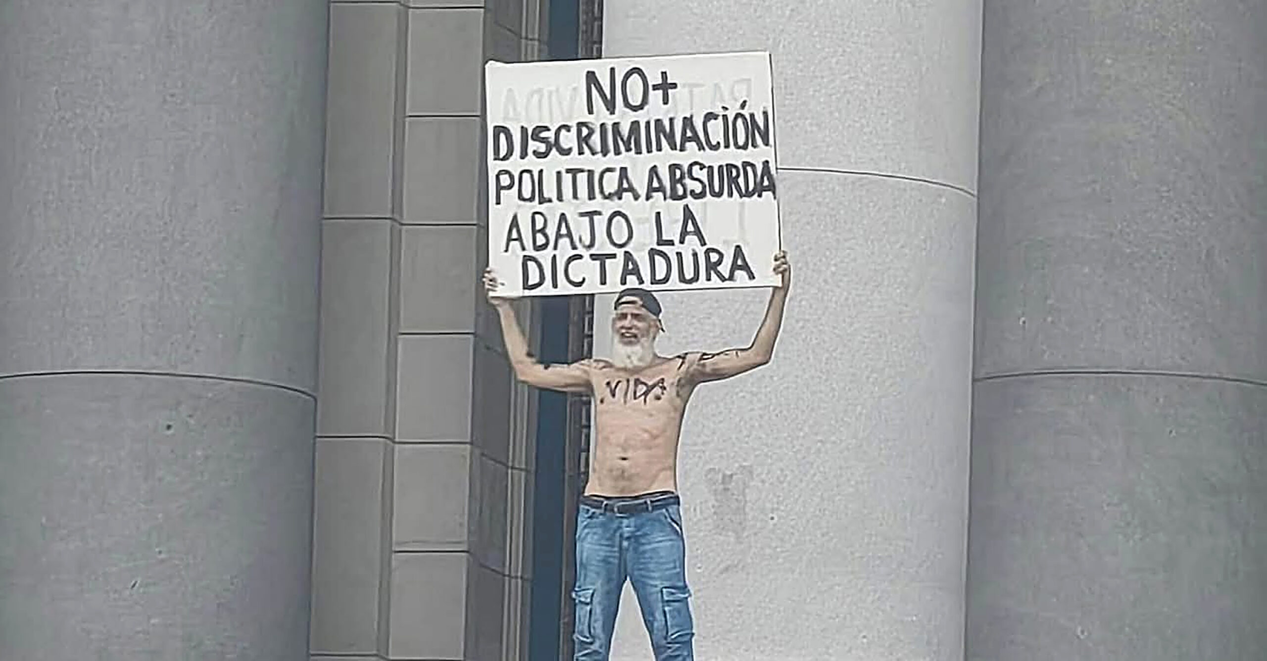 Tras protesta pacífica en el Capitolio, detienen arbitrariamente al pastor Ariel Limias Leiva; es acusado de «propaganda enemiga»