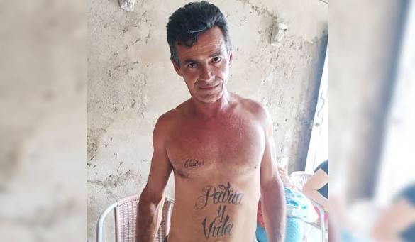 A la cárcel, junto a su esposa, tatuador que gritó consignas contra el gobierno desde la azotea de su vivienda; a la hija le fue impuesta prisión domiciliaria