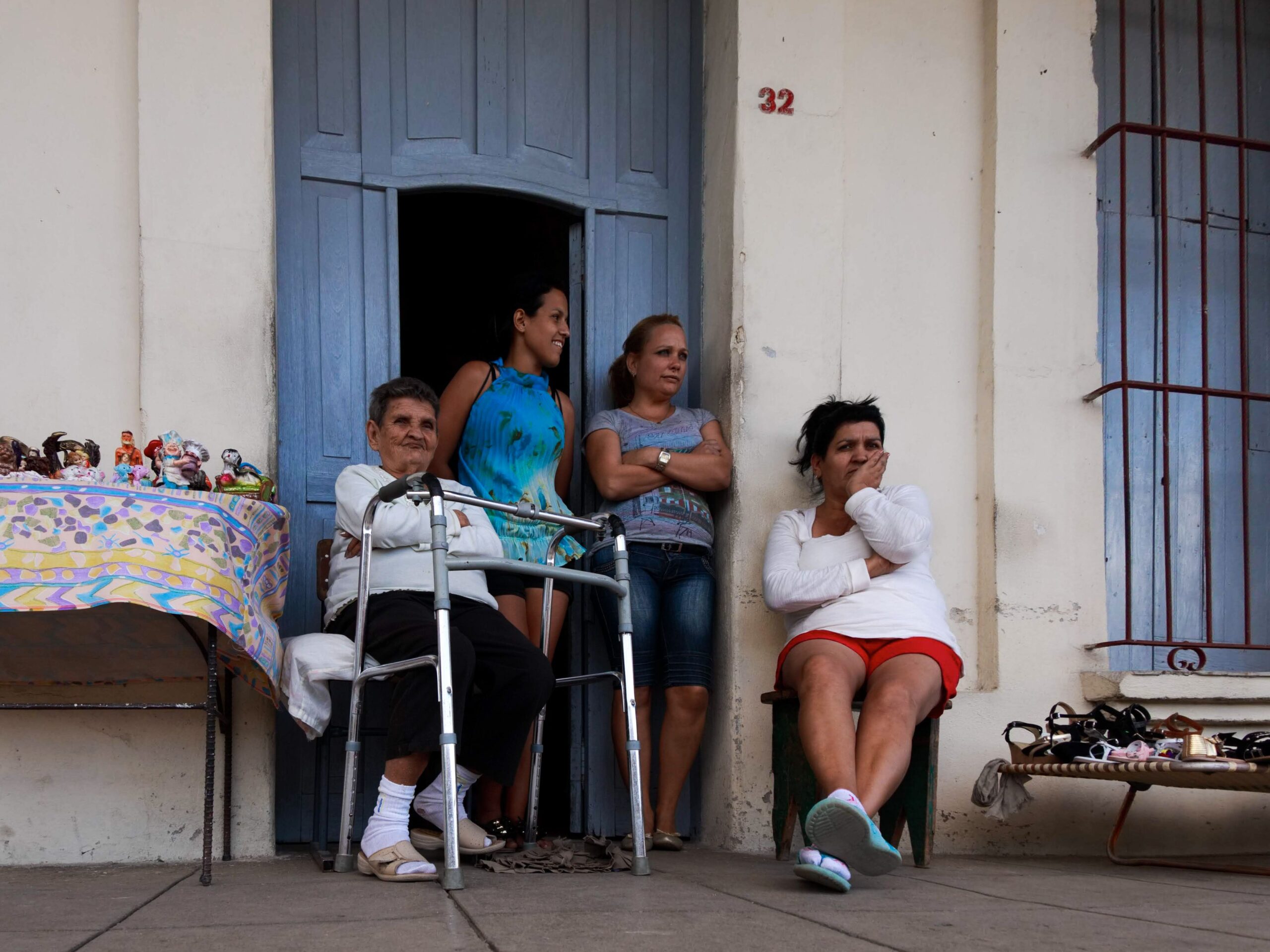 Ancianos reciben raciones deficientes en comedores estatales